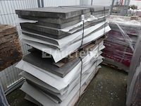 46 betonnen platen - afbeelding 1 van  4