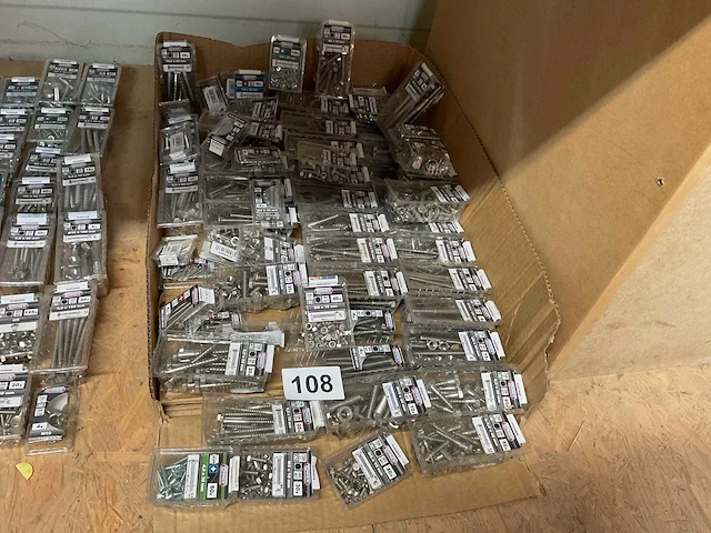 47 dozen inox bevestigingen - afbeelding 1 van  13