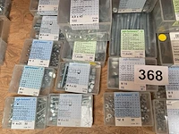 47 x dozen zeskanttapbouten; sluitringen; houtdraadbouten; borgmoeren; stiften zonder kop; stormkrammen - afbeelding 6 van  10