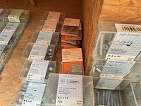 47 x dozen zeskanttapbouten; sluitringen; houtdraadbouten; borgmoeren; stiften zonder kop; stormkrammen - afbeelding 7 van  10