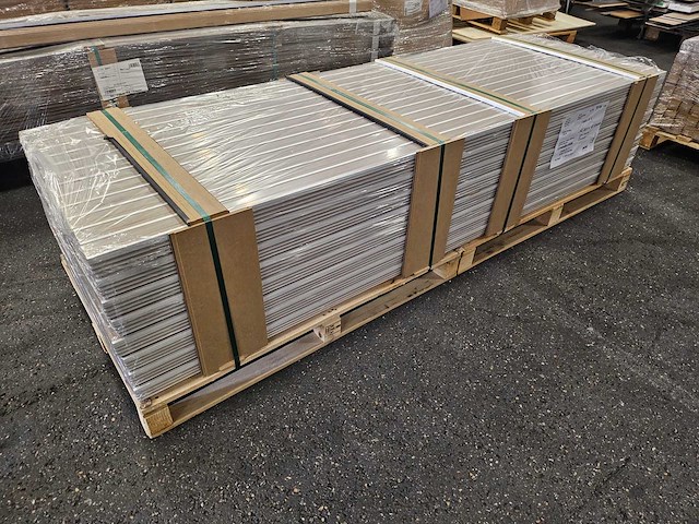 48 meter mdf luxe muur plinten 2400 x 58 x 12 mm - afbeelding 2 van  3