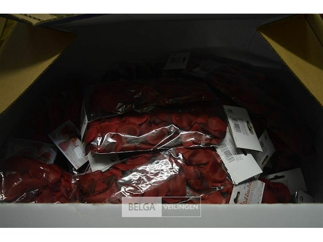 ±48 pakjes rozenblaadjes deco - afbeelding 1 van  2