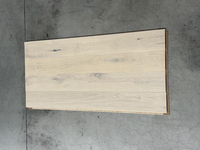 48,51 m² eiken meerlagen parketvloer 072 - afbeelding 1 van  5