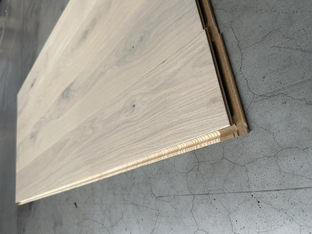 48,51 m² eiken meerlagen parketvloer 072 - afbeelding 3 van  5