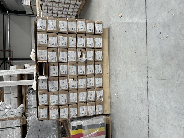 48,51 m² eiken meerlagen parketvloer 072 - afbeelding 4 van  5