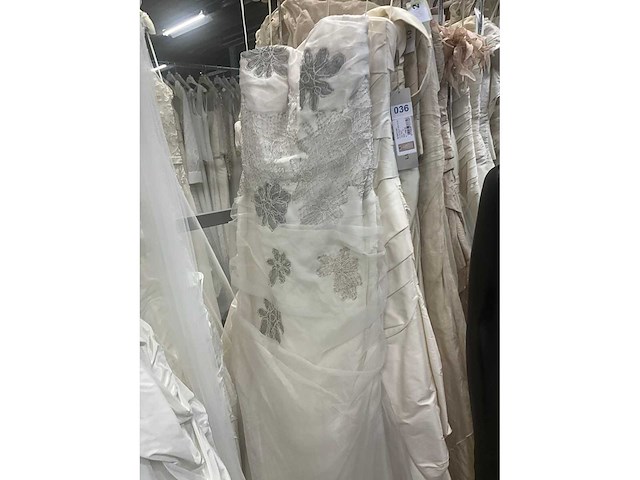 49 linea raffaelli diverse bruidsjurken (totaalprijs) - afbeelding 22 van  24