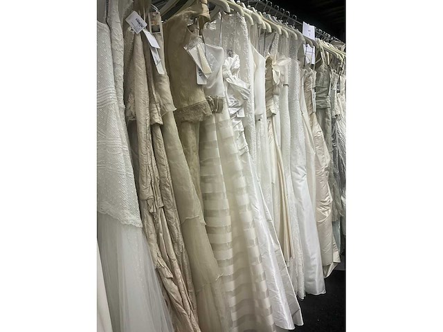 49 linea raffaelli diverse bruidsjurken (totaalprijs) - afbeelding 13 van  30