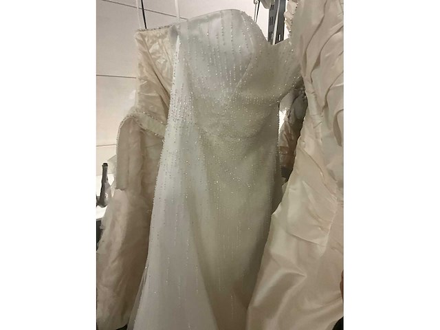 49 linea raffaelli diverse bruidsjurken (totaalprijs) - afbeelding 2 van  24