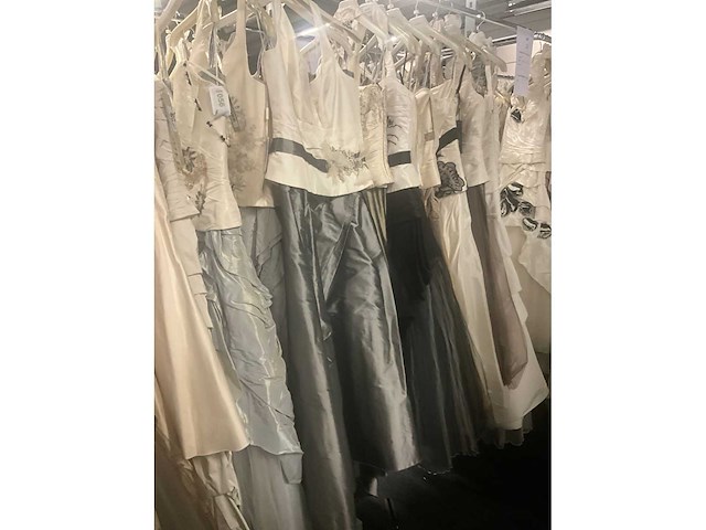 49 linea raffaelli diverse bruidsjurken (totaalprijs) - afbeelding 5 van  26