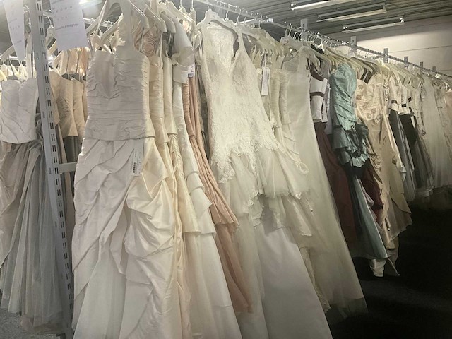 49 linea raffaelli diverse bruidsjurken (totaalprijs) - afbeelding 1 van  26