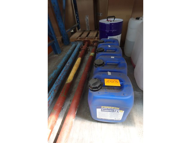 4x 10l corrsie- en kalkremmer fernox - afbeelding 1 van  7