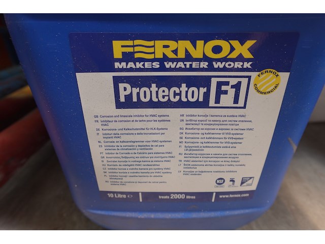 4x 10l corrsie- en kalkremmer fernox - afbeelding 2 van  7