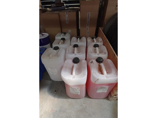 4x 10l corrsie- en kalkremmer fernox - afbeelding 5 van  7