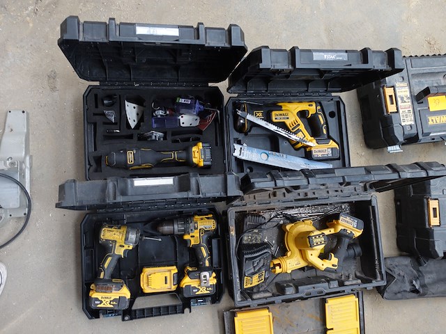 4x accu dewalt machine - afbeelding 1 van  10