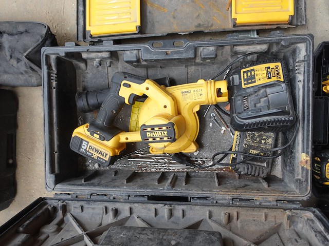 4x accu dewalt machine - afbeelding 7 van  10