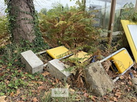 4x afvalbak + 1x steun - afbeelding 1 van  2