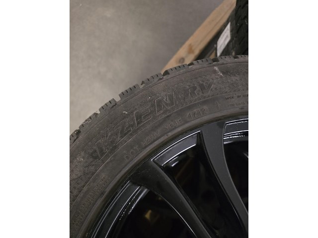 4x anzio 18” velgen met kumho 235/50r18 winterbanden - afbeelding 2 van  14