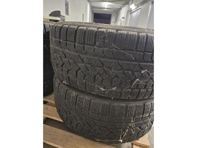 4x anzio 18” velgen met kumho 235/50r18 winterbanden - afbeelding 1 van  14