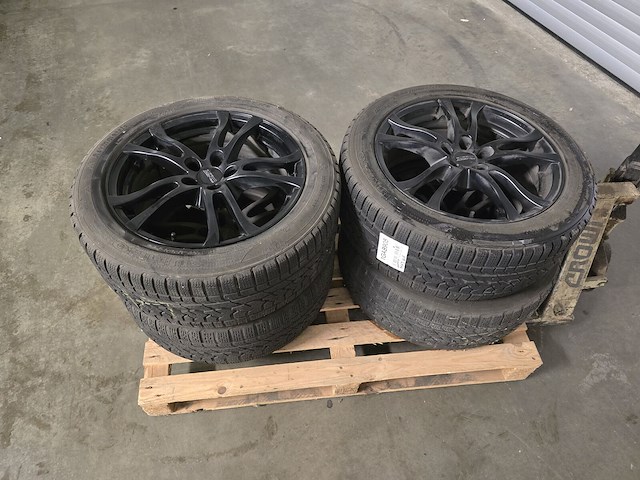 4x anzio 18” velgen met kumho 235/50r18 winterbanden - afbeelding 10 van  14