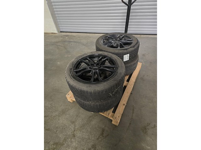 4x anzio 18” velgen met kumho 235/50r18 winterbanden - afbeelding 11 van  14