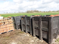 4x bak met rode pannen - afbeelding 1 van  7