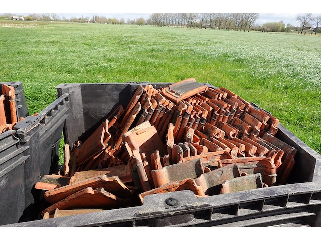 4x bak met rode pannen - afbeelding 2 van  7