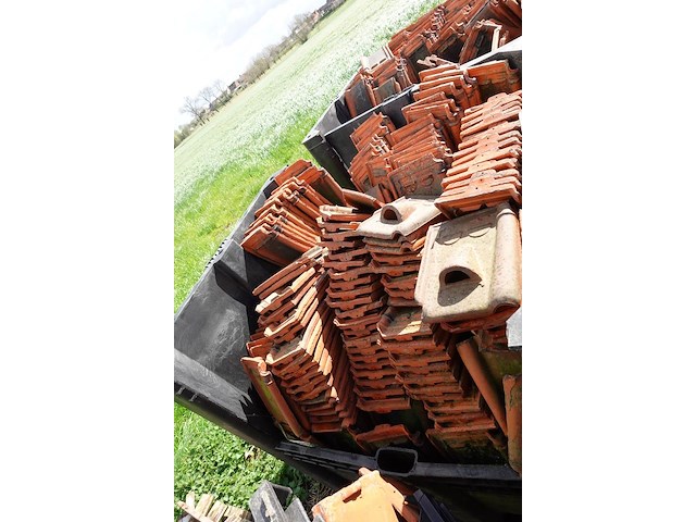 4x bak met rode pannen - afbeelding 3 van  7