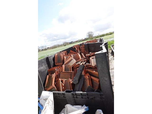 4x bak met rode pannen - afbeelding 4 van  7