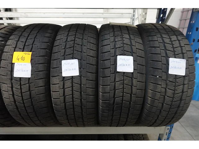 4x band ( gebruikt) 17inch falken - afbeelding 1 van  3