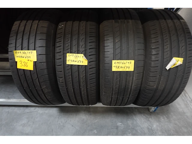 4x band ( gebruikt) 17inch goodyear & bravuris - afbeelding 1 van  3
