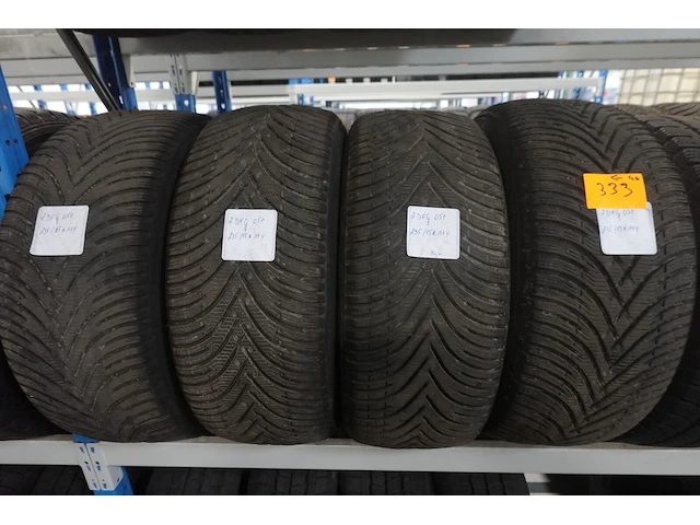 4x band ( gebruikt) 17inch kleber - afbeelding 1 van  3