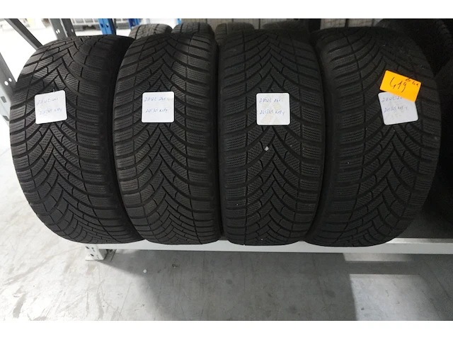 4x band ( gebruikt) 19inch semperit - afbeelding 1 van  3