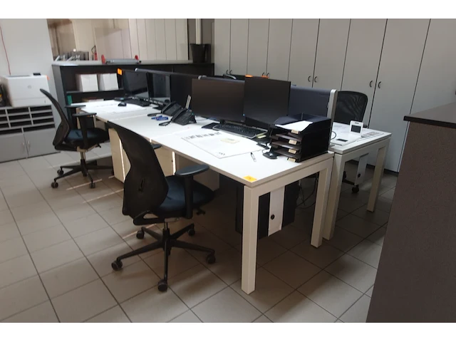 4x bureau & 2x stoel - afbeelding 1 van  8