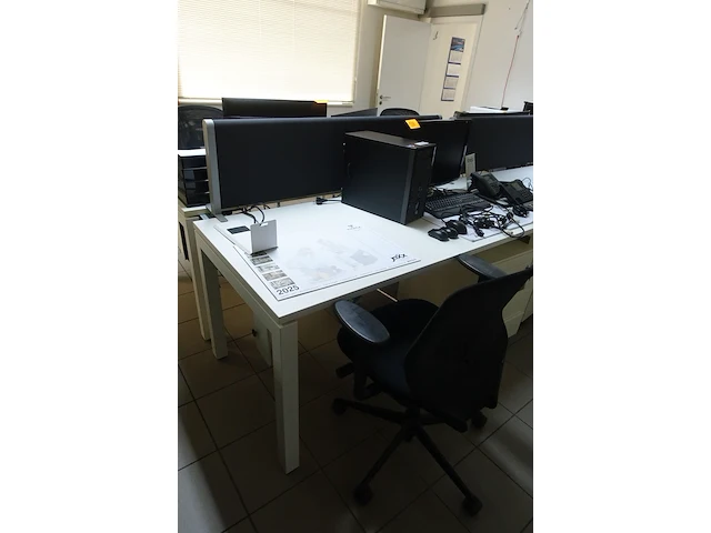 4x bureau & 2x stoel - afbeelding 7 van  8