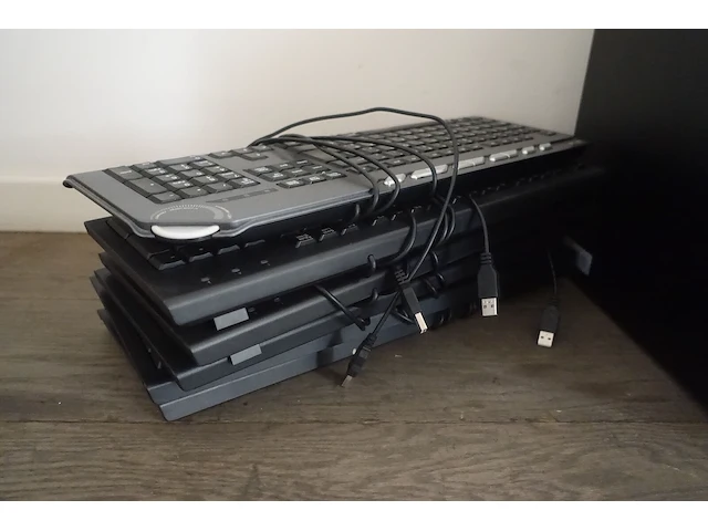 4x computer hp 6x toetsenbord - afbeelding 3 van  3