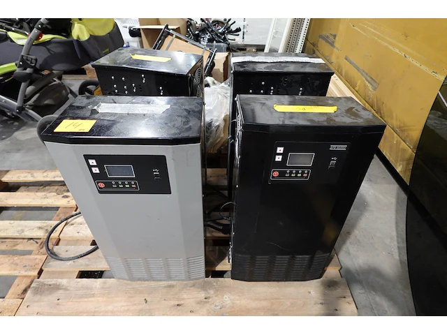 4x defect laadstation - afbeelding 1 van  5
