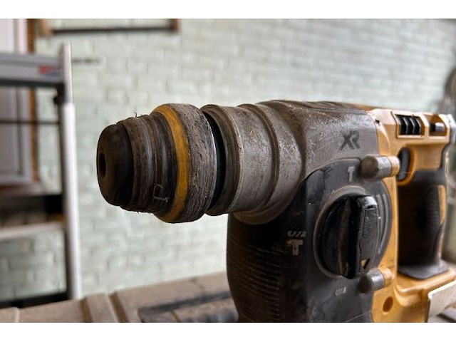 4x dewalt machine - afbeelding 4 van  16