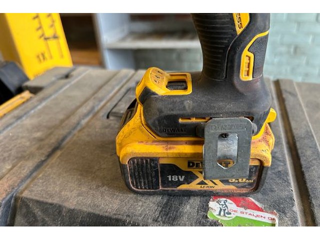 4x dewalt machine - afbeelding 12 van  16