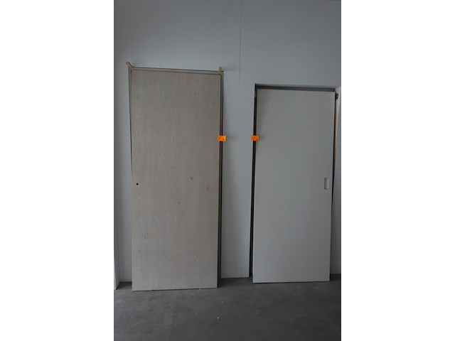 4x diverse houten binnendeuren - afbeelding 1 van  5