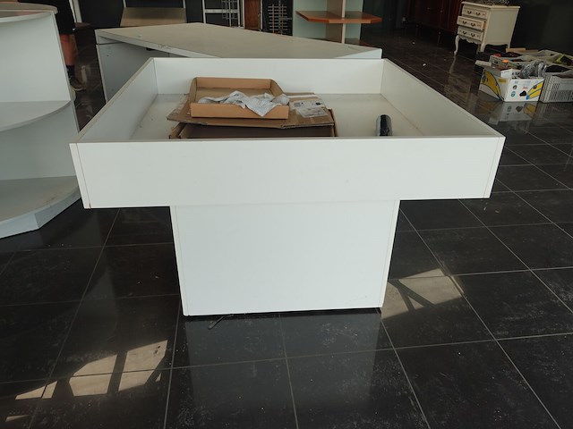 4x diverse houten presentatiemeubel - afbeelding 4 van  4