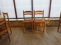 4x diverse houten tafel + 20x houten stoel - afbeelding 4 van  5