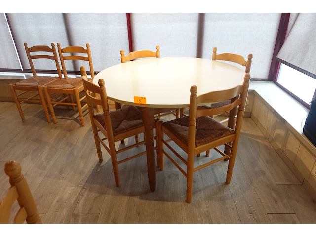 4x diverse houten tafel + 20x houten stoel - afbeelding 5 van  5