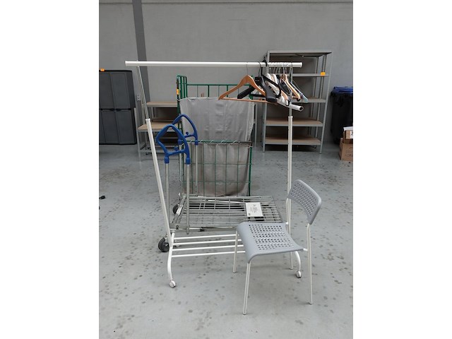 4x diverse karren - afbeelding 1 van  3