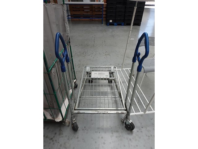 4x diverse karren - afbeelding 3 van  3