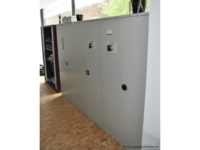 4x diverse metalen kast - afbeelding 1 van  1