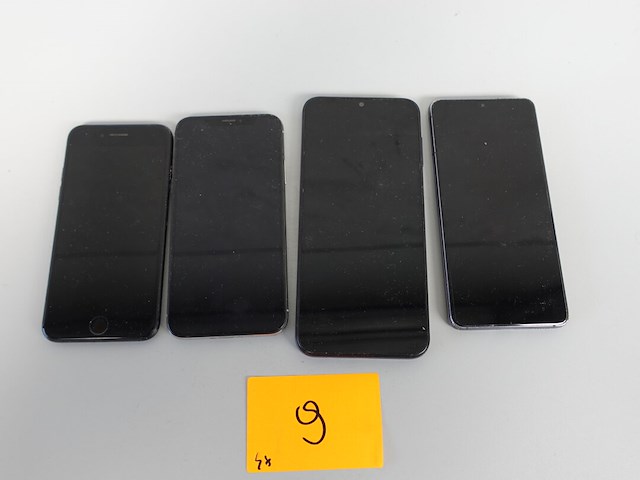 4x diverse smartphone - afbeelding 1 van  5