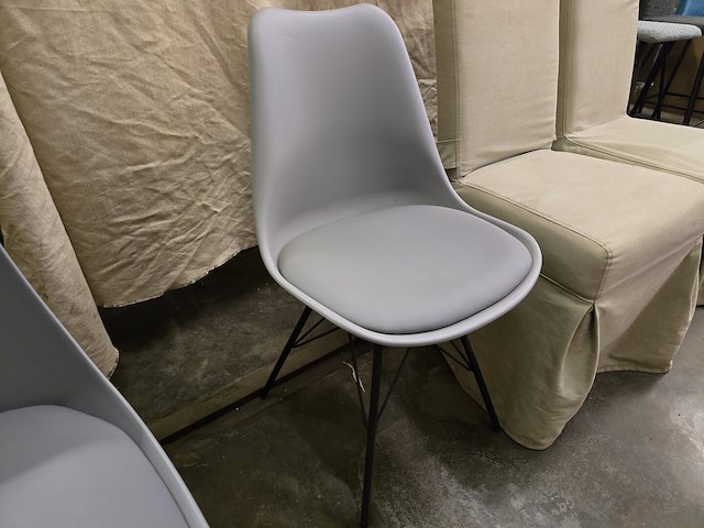 4x diverse stoelen - afbeelding 3 van  4