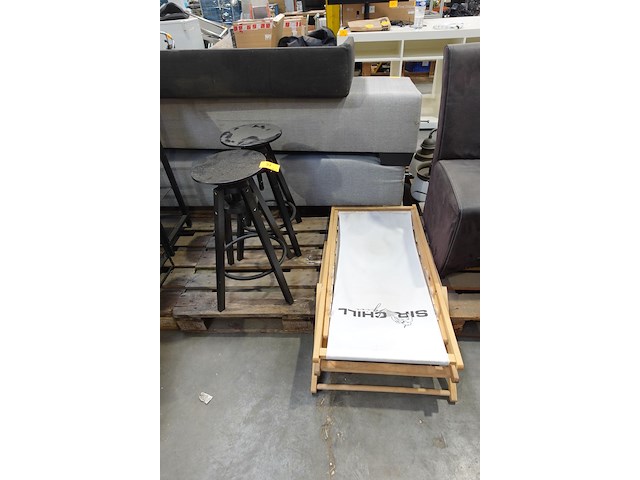 4x diverse stoelen - afbeelding 1 van  6