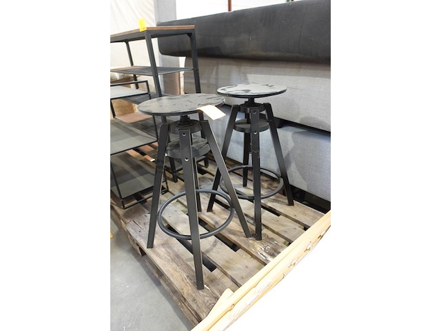 4x diverse stoelen - afbeelding 2 van  6