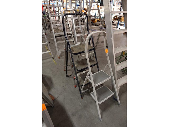 4x diverse trapladders - afbeelding 1 van  5